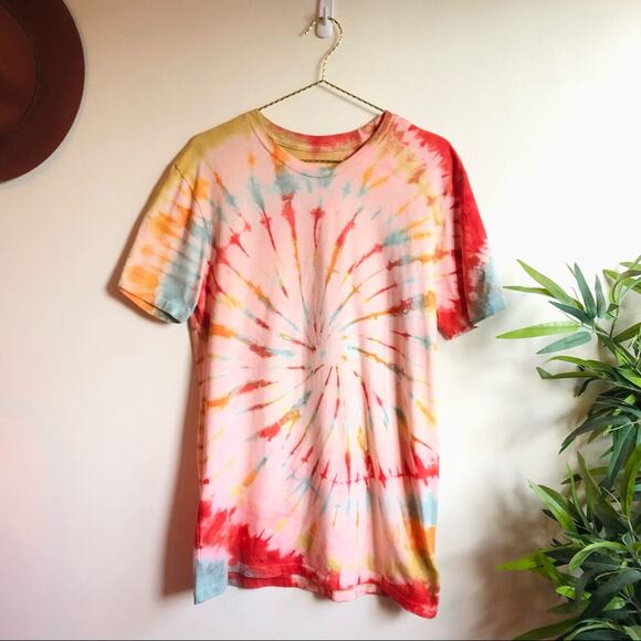 Custom tie dye T-shirt | spiral tie dye | vintage | S/M in Men sizing. - Picture 1 of 6
